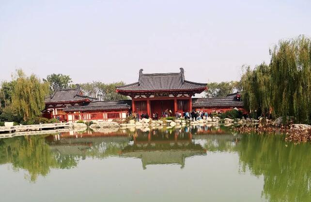 希斯萊杰稱千萬不要去華清池?黑五是什么時候?